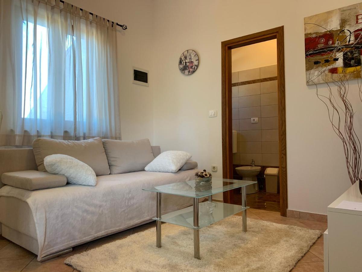 Apartments & Room Piutti Bale Εξωτερικό φωτογραφία