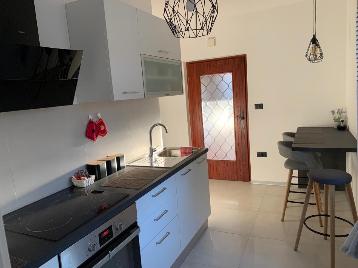 Apartments & Room Piutti Bale Εξωτερικό φωτογραφία