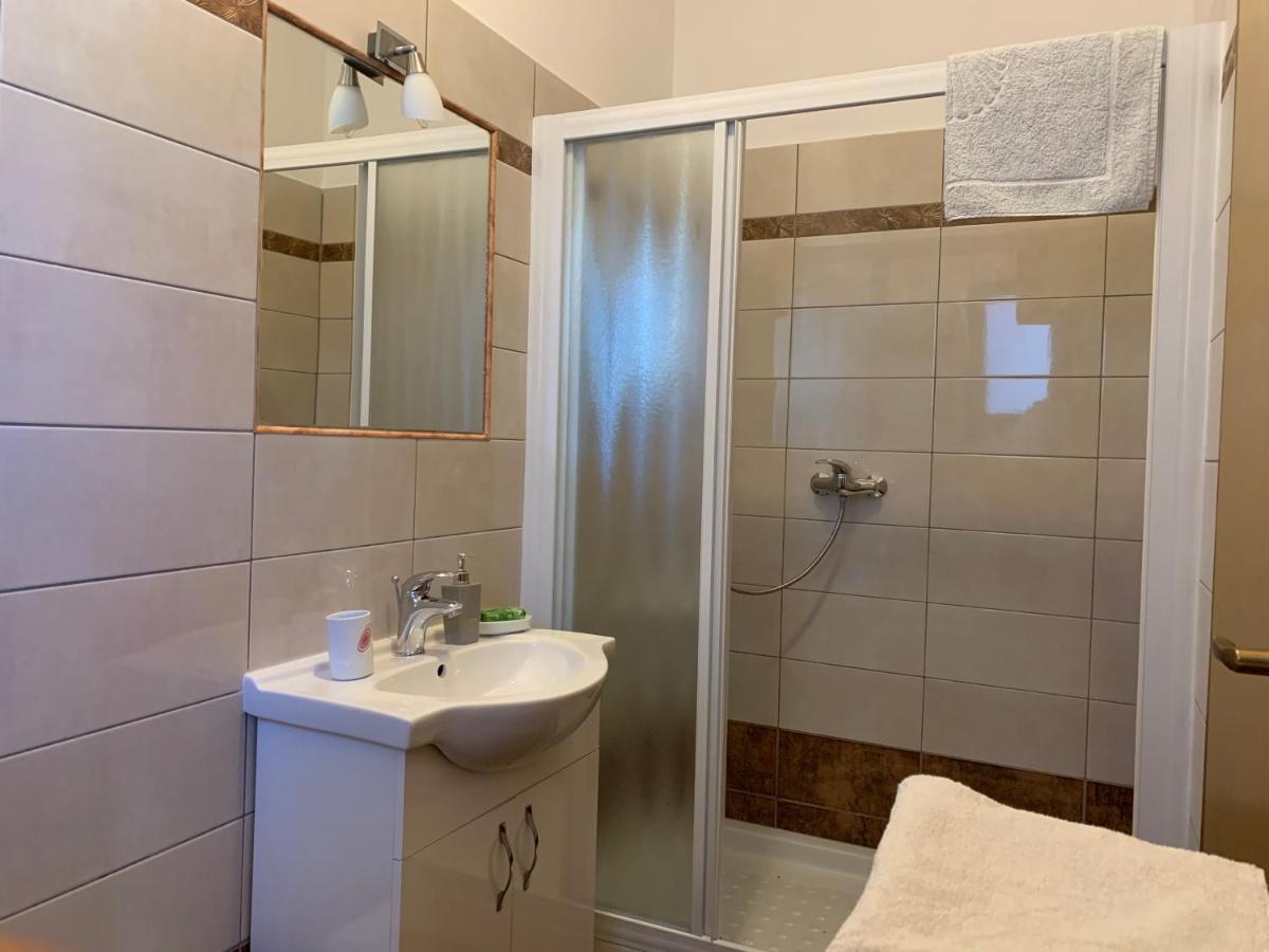 Apartments & Room Piutti Bale Εξωτερικό φωτογραφία